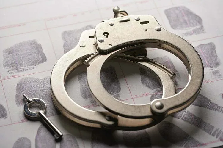 Troje uhapšenih zbog napada na novosadski „Crni ovan“
