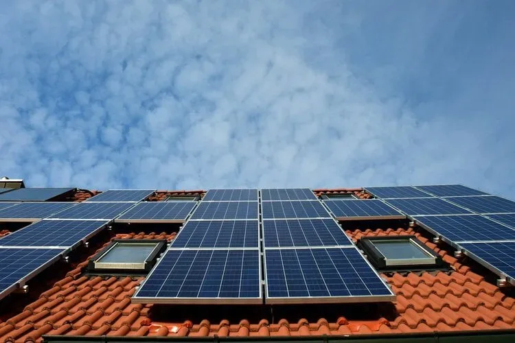 Polovinu novca za solarne panele daje država