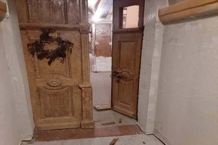 Krčedin: Provalnik oštetio vrata crkve stara 250 godina