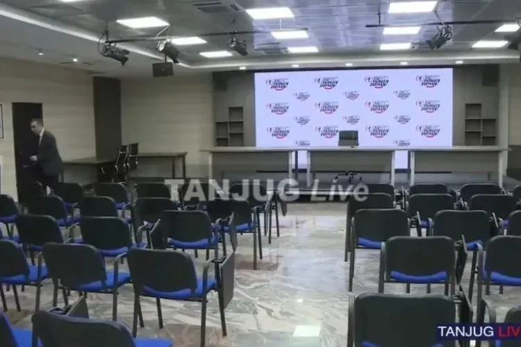 Orlić održao polusatnu konferenciju u praznoj sali