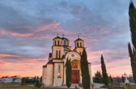 Crkva car Konstantin Inđija