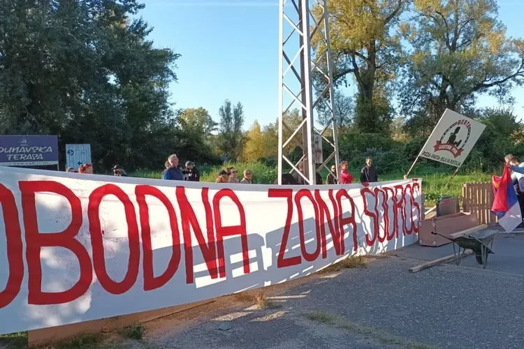 Novi Sad: Ekološki aktivisti blokirali put ka Ribarskom ostrvu da zaustave građevinske mašine
