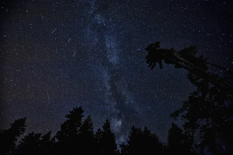Kiša meteora Perseida u Novom Sadu: Gde, kada i kako da posmatrate prelepi fenomen
