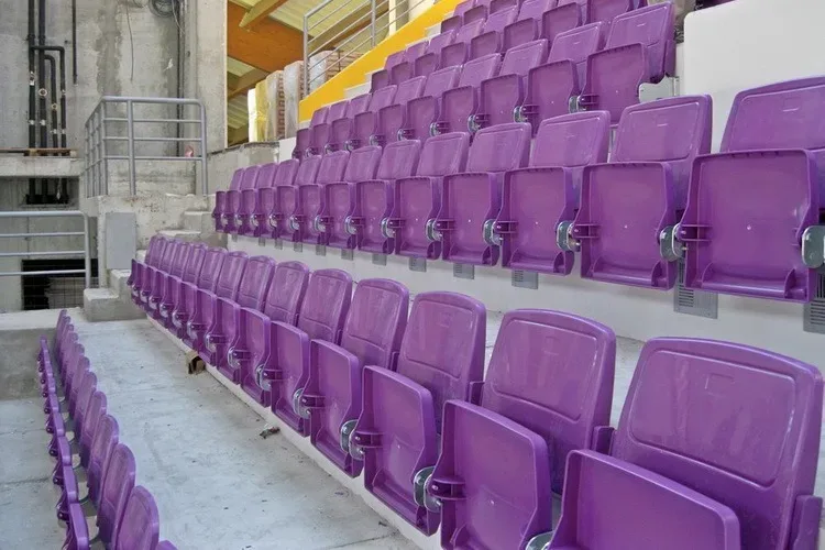 Inđija: Stolice u sportskoj hali već devet godina čekaju posetioce