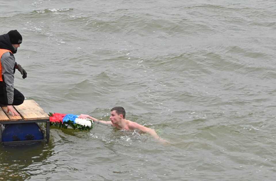 Jarkovci: Filip Lazić pobednik ovogodišnjeg plivanja za Časni krst