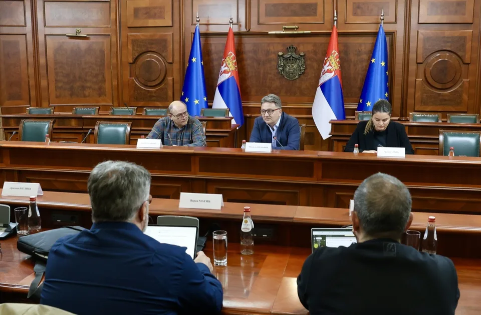 O sve češćim pretnjama i napadima: Ministar Jovanović razgovarao sa članovima Stalne radne grupe za bezbednost novinara