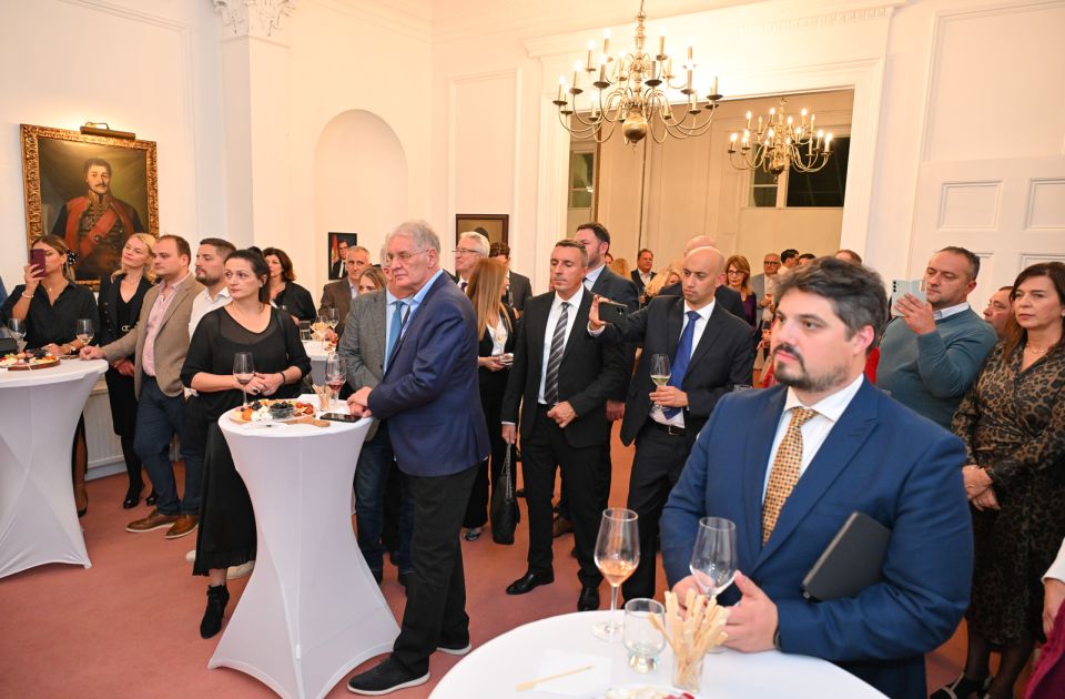 U Ambasadi Srbije u Londonu promovisana vojvođanska vina i tradicija vinogradarstva