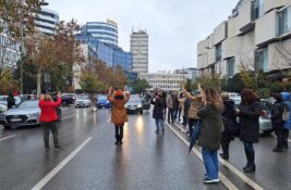 Novi Sad na 14 minuta zastao u znak sećanja na stradale u nesreći na Železničkoj stanici