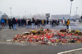 Novosađani skupom kod Železničke stanice obeležili dva meseca od tragedije