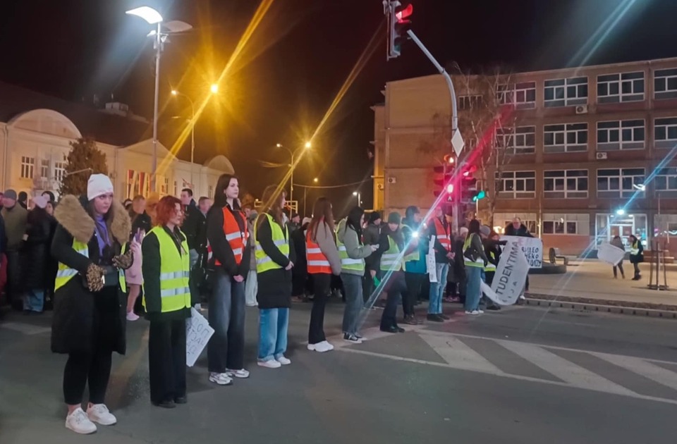 Protest u Inđiji večeras ali bez muzike