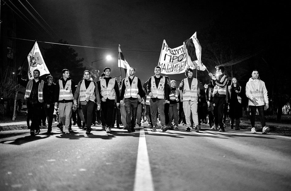 Protestni marš: Studenti i građani iz Novog Sada na putu za Beograd