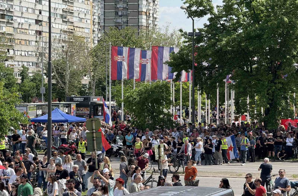Protest u Novom Sadu: Šest meseci od tragedije bez pravde i odgovora (VIDEO) Protest u Novom Sadu: Šest meseci od tragedije bez pravde i odgovora (VIDEO)
