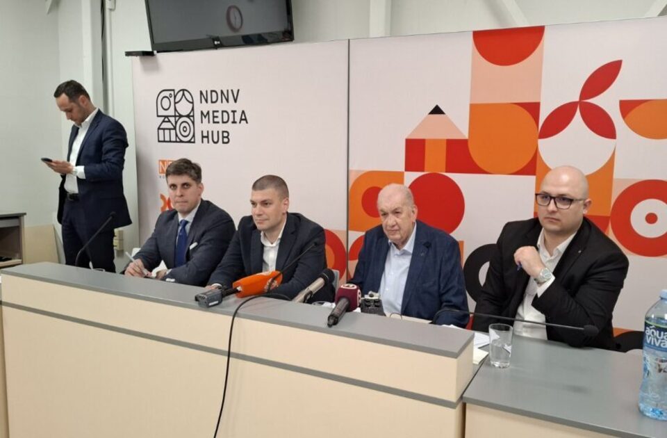 Nezakonito prisluškivanje i politička optužnica – advokati traže oslobađanje aktivista Nezakonito prisluškivanje i politička optužnica – advokati traže oslobađanje aktivista