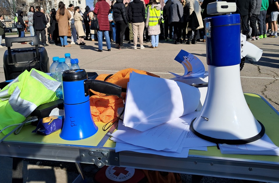 Protest u Sremskim Karlovcina: Zalet pred Vidovdan, dolaze i studenti Protest u Sremskim Karlovcina: Zalet pred Vidovdan, dolaze i studenti