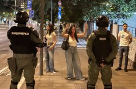 VJT: Određeno zadržavanje za 13 osoba zbog napada na policiju tokom protesta