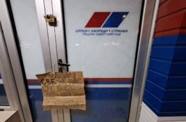 Predsednik Srbije pomilovao „SNS junake“ optužene da su polomili vilicu studentkinji iz Novog Sada