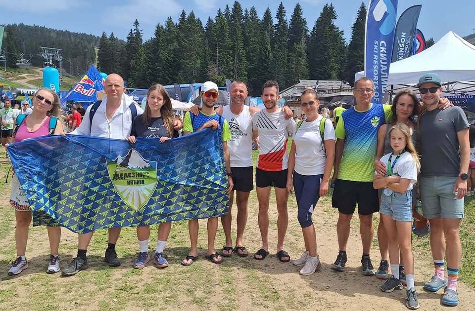 Planinari iz Inđije uprkos smanjenom budžetu osvojili vrh na Kopaoniku