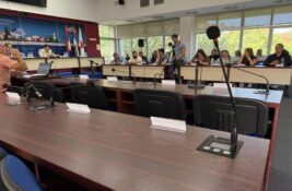 Rebalans budžeta usvojen bez opozicije i prisustva građana u Inđiji