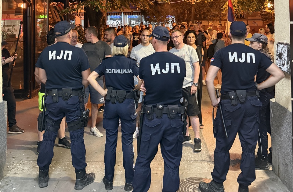 Protest u Inđiji: ‘Nisu dobrodošli u našem gradu’