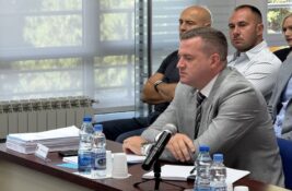 Gašić: Đaci u klupama, a protesti su gubljenje vremena