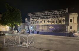 (VIDEO) Stroge mere u Sremskim Karlovcima zbog skupa „Oluja je pogrom – Pamtimo zauvek“