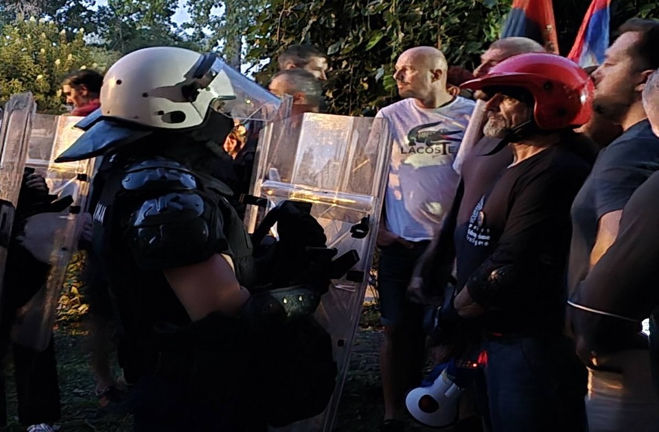 Sutra protestna šetnja do zatvora na Klisi – za oslobođenje svih uhapšenih Sutra protestna šetnja do zatvora na Klisi – za oslobođenje svih uhapšenih