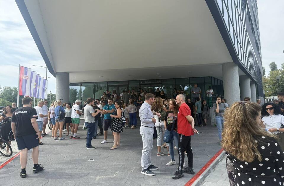 Zaposleni u Institutu BioSens: Brane nauku od političke samovolje Zaposleni u Institutu BioSens: Brane nauku od političke samovolje