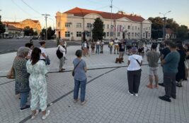 Večeras okupljanje u Inđiji u znak sećanja na 16 stradalih u padu nadstrešnice