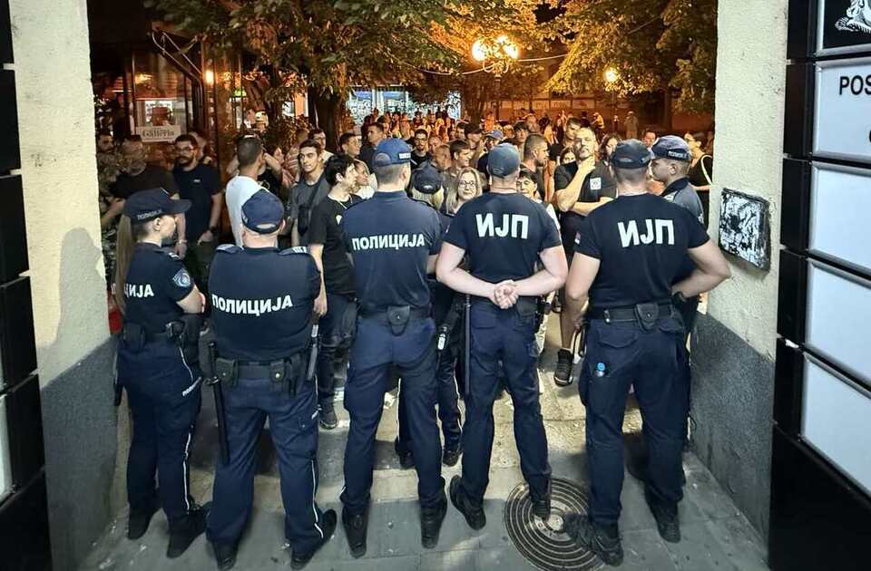 „Ustaše“ i pristaše: Ko su naprednjaci koji pristaše da inđinčanima viču „ustaše“