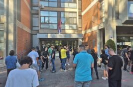 Studenti izbačeni sa Filozofskog: Dekan najavio mere i održavanje ispita od 1. septembra