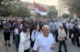 Gašić poziva na protest protiv blokada i deli građane na „razumne“ i „nerazumne“ (VIDEO)
