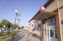 Opština Inđija ulaže 8,8 miliona u obnovu sportskog terena u Krčedinu