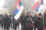 Grupa Srba sa Kosova pešice ka Novom Sadu u znak podrške Vučiću (VIDEO)