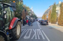 Zrenjanin:  Policija sprečila poljoprivrednike da traktorima dođu pred Gradsku kuću