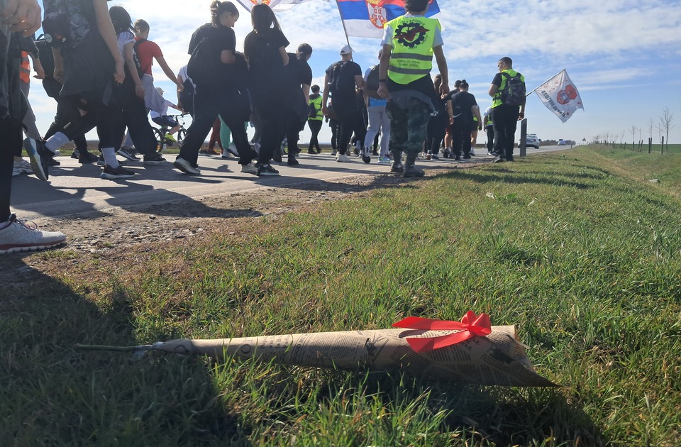 Inđijski studenti pozivaju na podršku pešacima koji večeras noće u Inđiji Inđijski studenti pozivaju na podršku pešacima koji večeras noće u Inđiji
