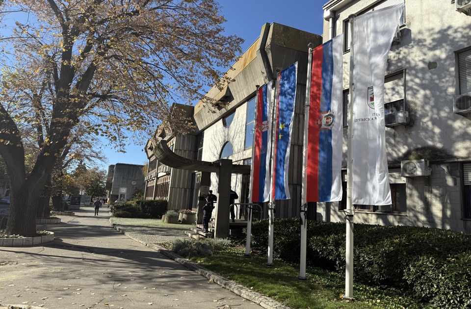 Sremska Mitrovica uručila najviša gradska priznanja – opozicija izostala sa svečanosti Sremska Mitrovica uručila najviša gradska priznanja – opozicija izostala sa svečanosti