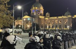 Sirmium bus sutra vozi sremskomitrovačke naprednjake na skup u Pionirskom parku