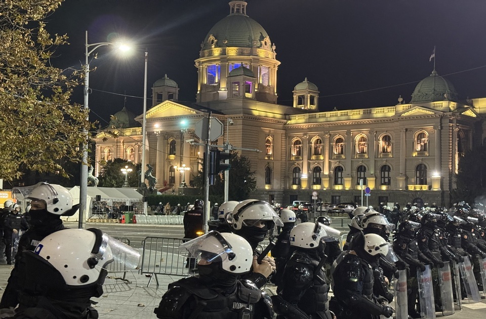 Sirmium bus sutra vozi sremskomitrovačke naprednjake na skup u Pionirskom parku Sirmium bus sutra vozi sremskomitrovačke naprednjake na skup u Pionirskom parku