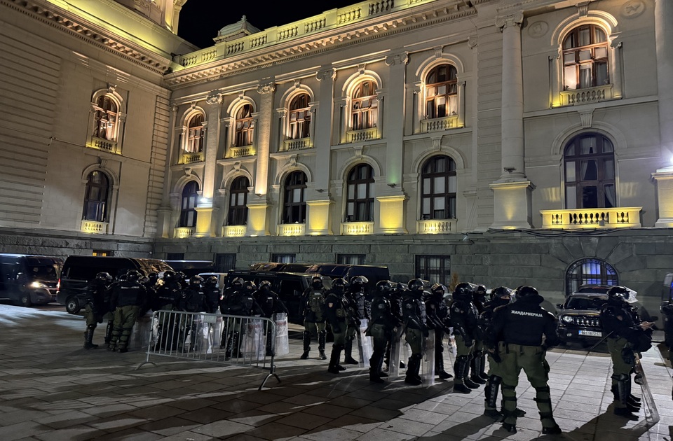 NUNS: Napadi na novinare tokom skupa SNS-a – policija ponovo ćuti NUNS: Napadi na novinare tokom skupa SNS-a – policija ponovo ćuti