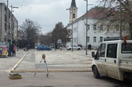 U Inđiji postavljaju klizalište