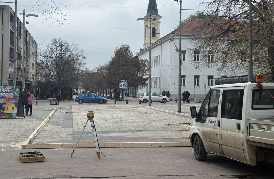 U Inđiji postavljaju klizalište