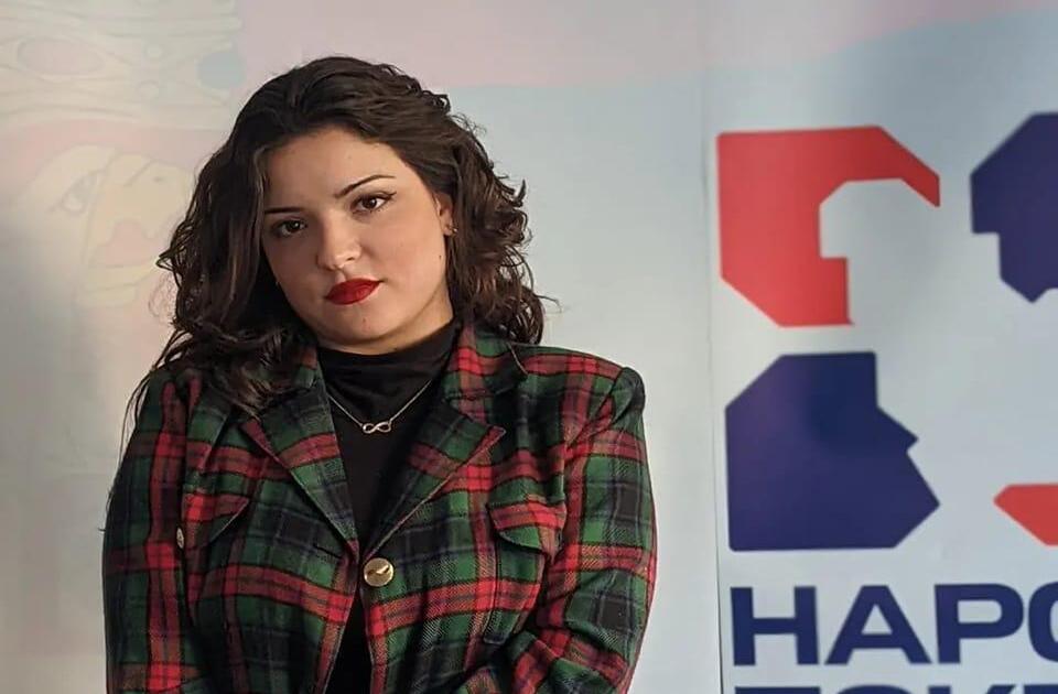 Narodni pokret Srbije: Skandal u Irigu – Povelja Vučiću, zahvalnica direktoru iz Ćacilenda