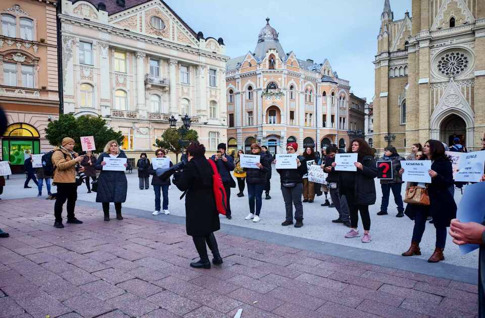 (FOTO) „Ne pristajemo na tišinu“: Novi Sad ustao protiv nasilja nad ženama