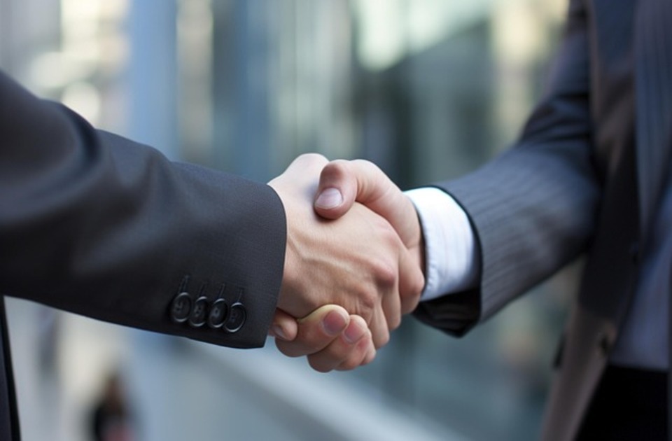 Andreas Miščević: Od firmi do javnih preduzeća – kako je SNS oblikovala njegovu karijeru u Inđiji