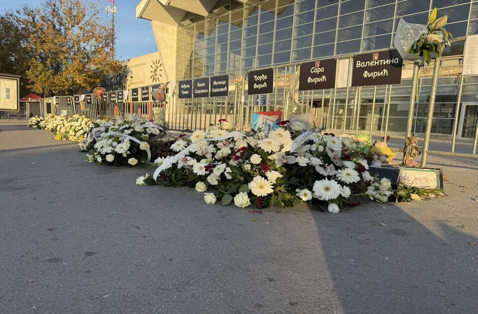 Novi Sad obeležava godinu dana od pada nadstrešnice – 16 lokacija za 16 žrtava (VIDEO)
