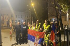 Grupa koja pešači u znak podrške Dijani Hrki danas stiže bliže Beogradu, potrebne im kabanice