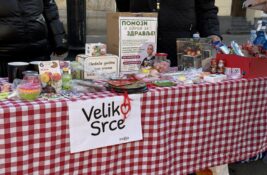 Bazar, nastupi i donacije: Inđija prikuplja sredstva za mladića Nemanju