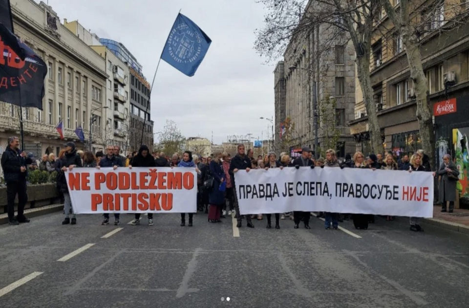 Protest sudija i tužilaca zbog političkih pritisaka na pravosuđe Protest sudija i tužilaca zbog političkih pritisaka na pravosuđe