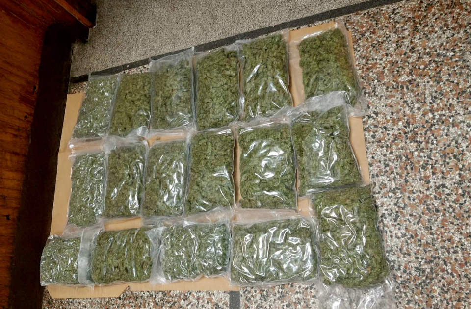 MUP: Uhapšen muškarac iz Prokuplja, zaplenjeno 8,7 kilograma materije nalik marihuani