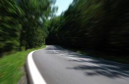 Jurili 205 i 193 km/h kod Inđije: dvojica vozača isključena iz saobraćaja